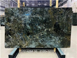 Labradorite Green Granite Slabs , Madagascar Green Granite