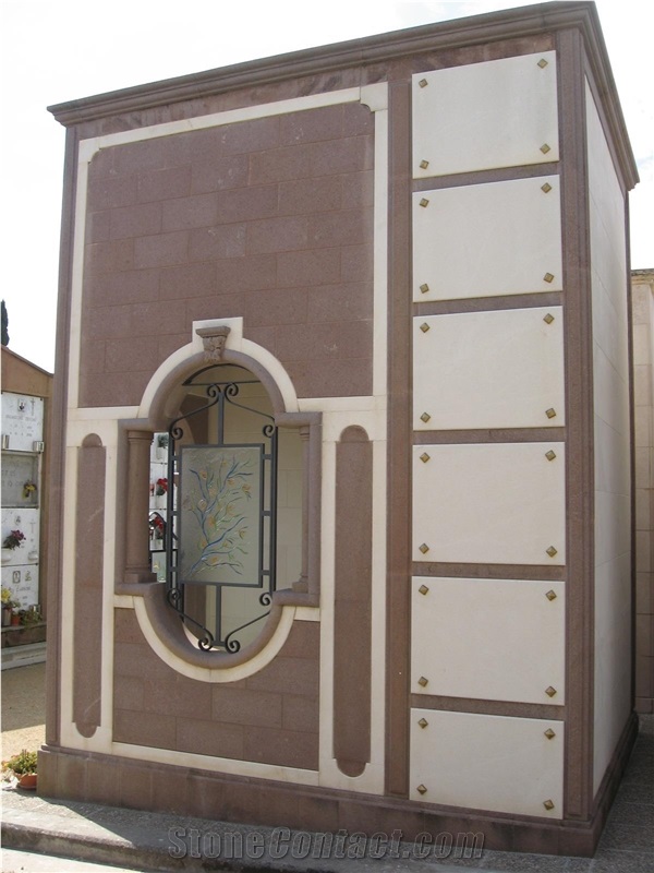 Examples Of Funerary Art In  Pietra Trachite Rosa