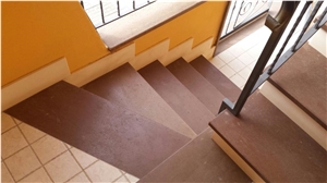 Internal Pietra Trachite Rosa Stairs