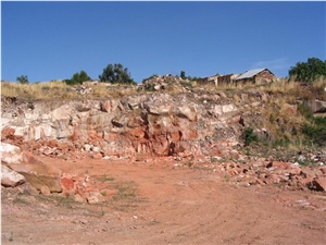 Pietra Trachite Rosa Quarry