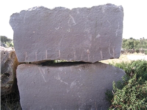 Pietra Trachite Rosa Quarry