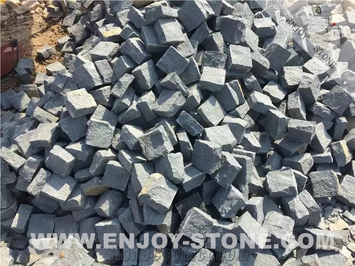 G612 Dark Green Granite Natural Split Cube Paving Stone