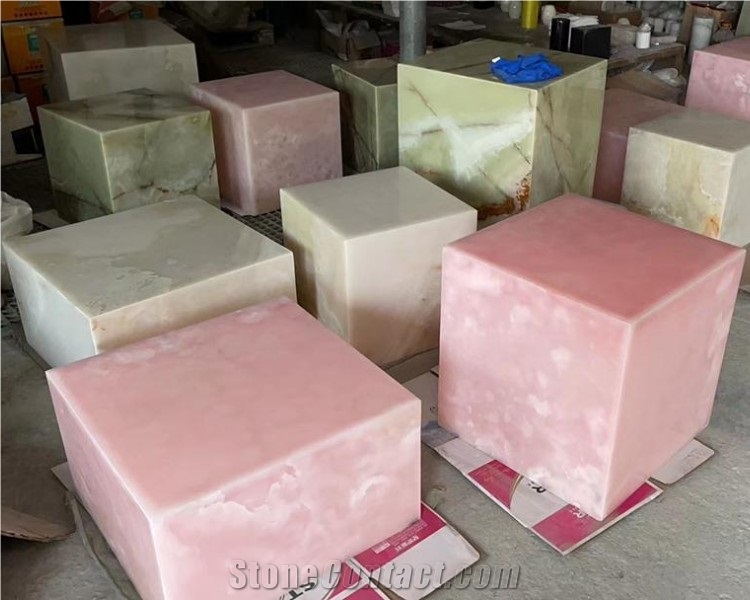 Display Stand Green Pink Onyx Flair Cube Plinth