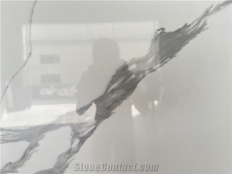 High Quality Calacatta White Quartz Slab