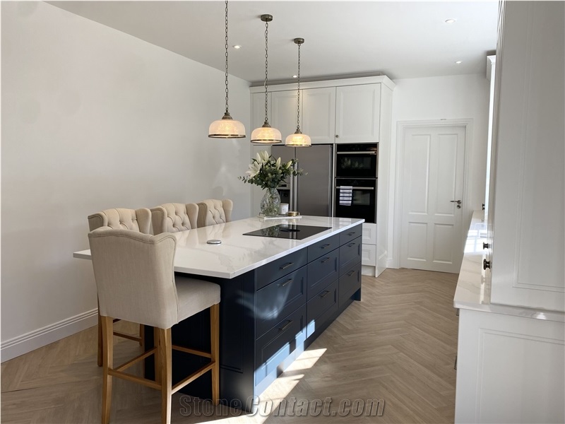 Artificial Calacatta Quartz Kitchen Countertop