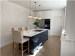 Prefab Design Artificial Calacatta Quartz Countertop
