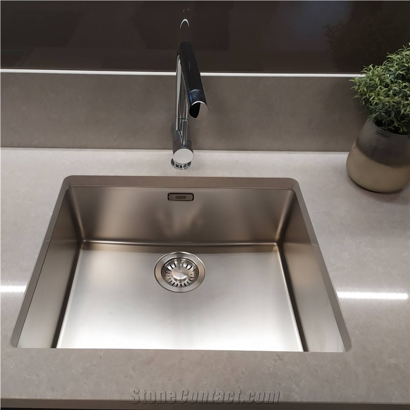 Noble Ivory White Quartz Residential Kitchen Countertop