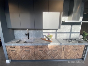 Residente Dark Quartz Kitchen Countertops