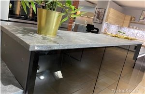 Residente Dark Quartz Kitchen Countertops