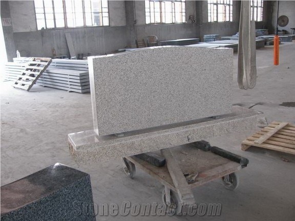 China Yellow Granite Slant Grave Cemetery Marker Supplier
