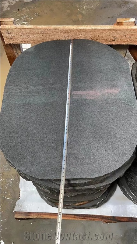 Hainan Black Basalt Organic Stepper Landscap Round Paver