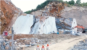 Thanh Thanh Tung Cam Thuy Bluestone Quarry