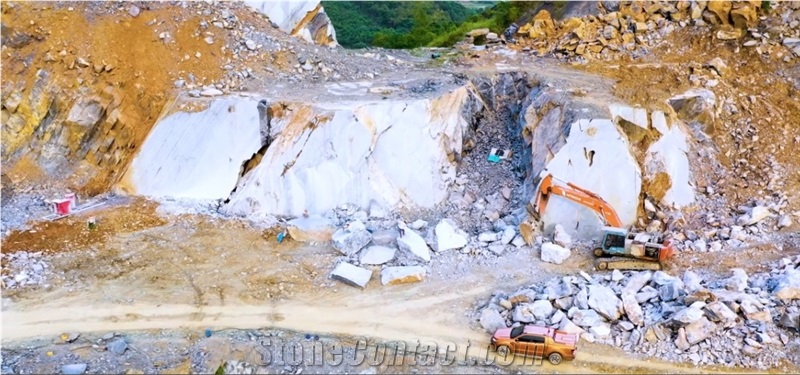 Thanh Thanh Tung Cam Thuy Bluestone Quarry