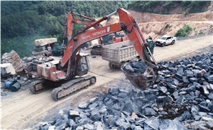 Thanh Thanh Tung Cam Thuy Bluestone Quarry