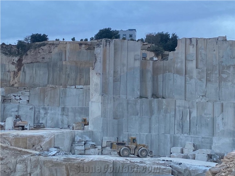 Omni Beige Limestone Quarry