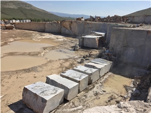Dark River Marble & Golden River Marble Blocks