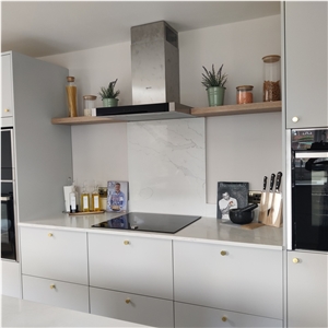 Calacatta Oro Quartz Kitchen Countertop