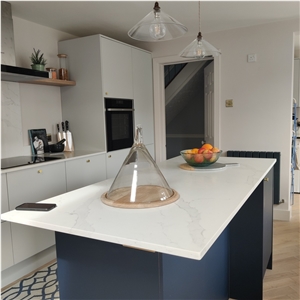 Calacatta Oro Quartz Kitchen Countertop