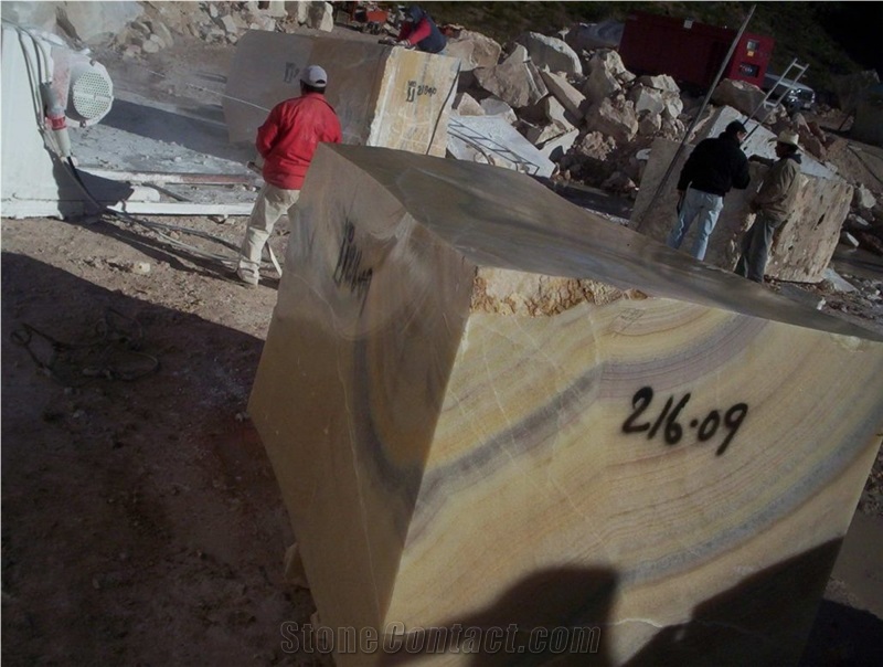 Arco Iris Onyx Quarry