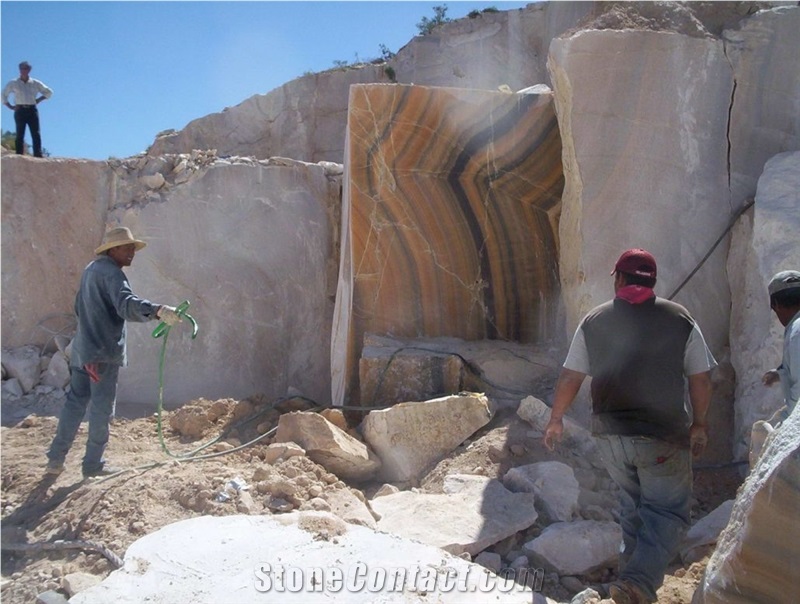 Arco Iris Onyx Quarry