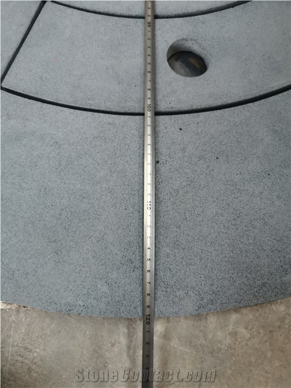 China Bluestone Hainan Black Circle Paving For Outdoor
