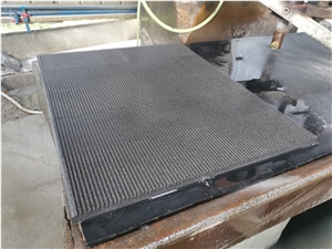 China Bluestone Pool Paver With Broken Axe Finish