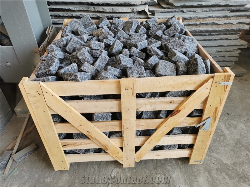 G684 Black Basalt Cobbels 6 Sides Natural Split And Tumbled