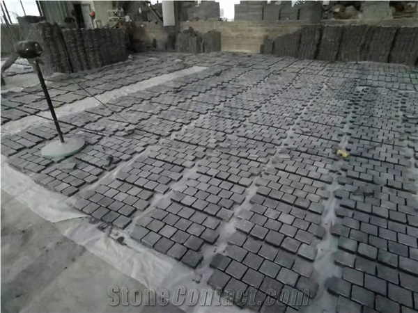 G684 Black Granite Cobble Cube Stones With Mesh