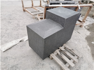 Indian Black Granite Stone Parking Bollards Stone Barricades