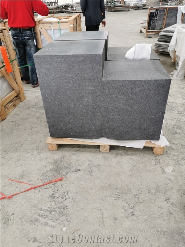 Indian Black Granite Stone Parking Bollards Stone Barricades