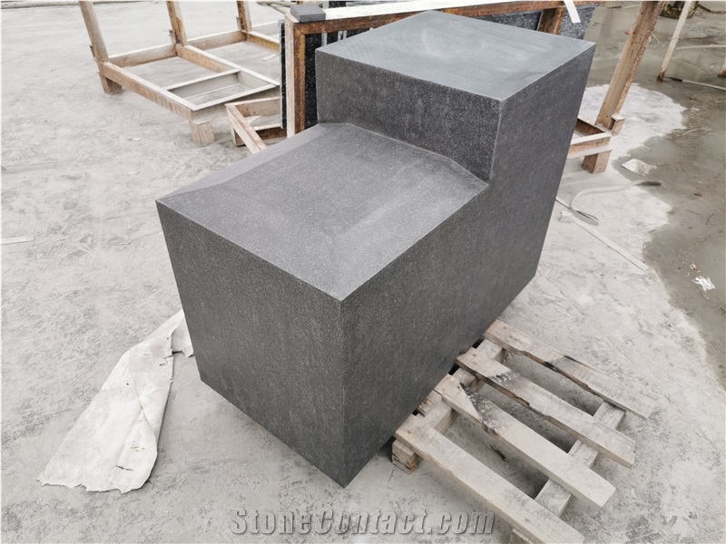Indian Black Granite Stone Parking Bollards Stone Barricades