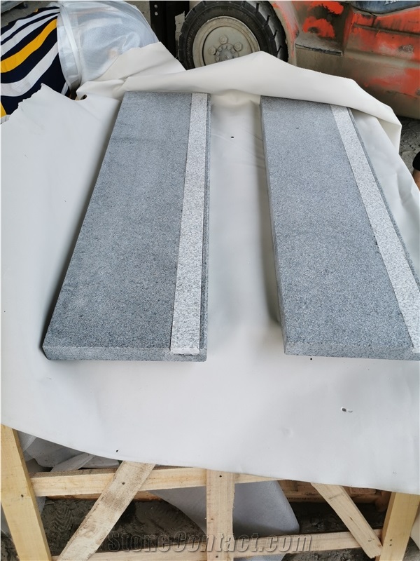 Old G654 Straight Treads With White Granite Nonslip Insert