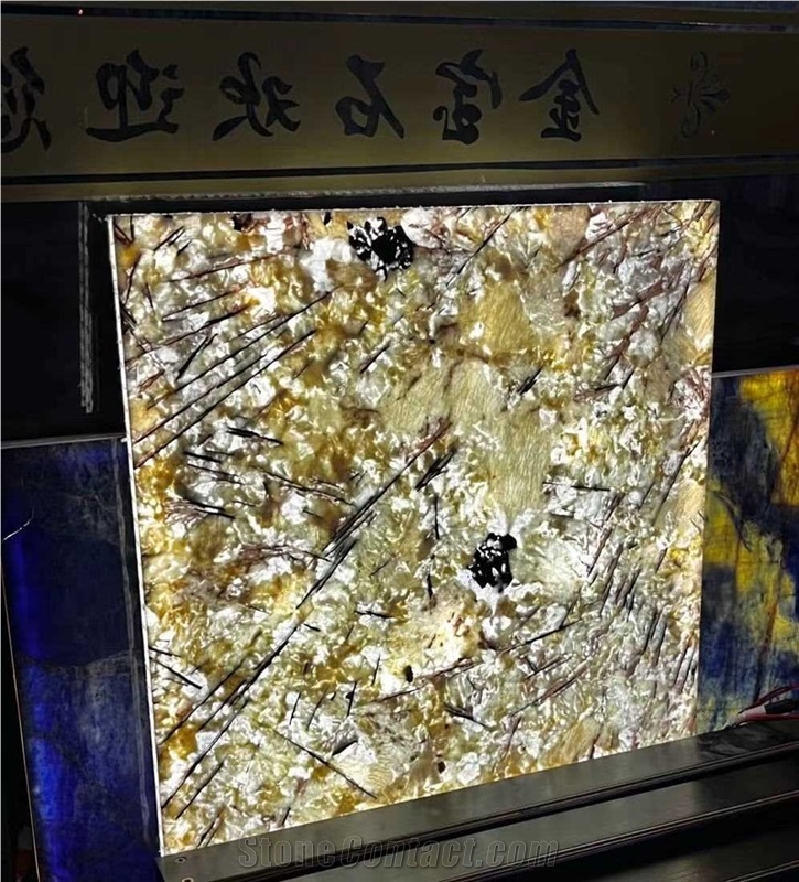 Snow Mountain Silver Fox With Lighting Panel