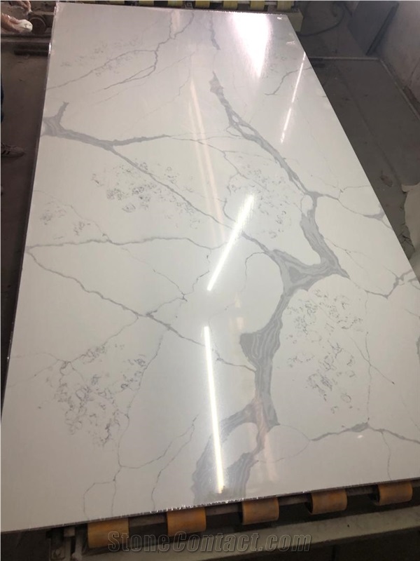 White Calacatta Quartz Stone Fashion Style