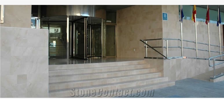 Piedra Crema Juneda Stair Steps, Risers