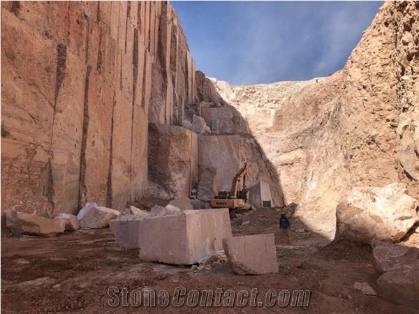 Mexican Red Dragon Onyx Quarry