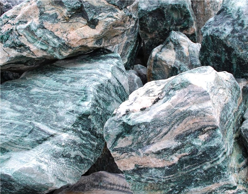Verde Lapponia- Atlantis Quartzite Garden Monoliths