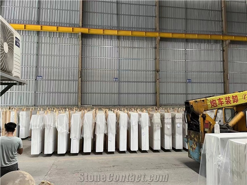 Dark Grey Quartz Slabs With White Vein