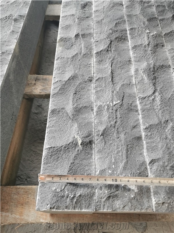 Black Basalt Natural Split Kerbstones Landscaping Stone
