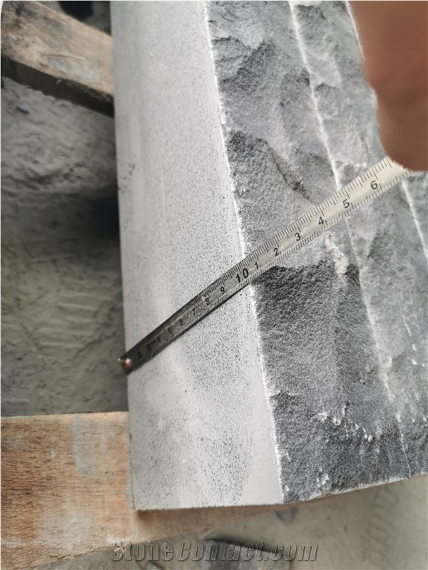 Black Basalt Natural Split Kerbstones Landscaping Stone