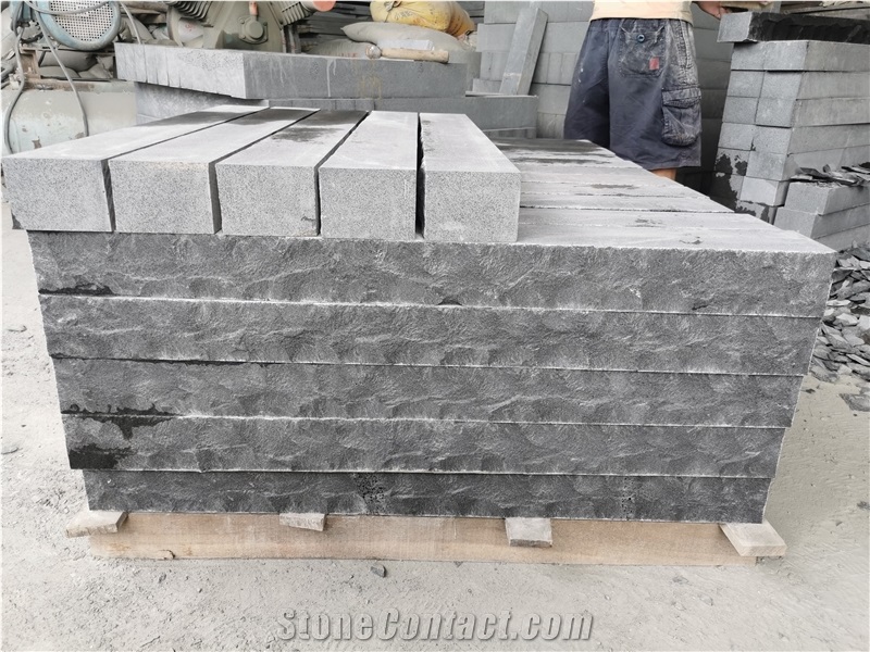 Black Basalt Natural Split Kerbstones Landscaping Stone