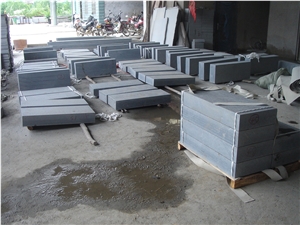 G654 New Quarry Dark Grey Kerbstone 3 Sides Flamed Kerbs