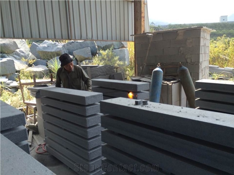 G654 New Quarry Dark Grey Kerbstone 3 Sides Flamed Kerbs