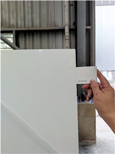 Grateful 2001 Super White Quartz Slabs Tiles For Home Decor