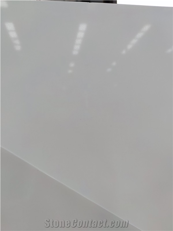 Grateful 2001 Super White Quartz Slabs Tiles For Home Decor