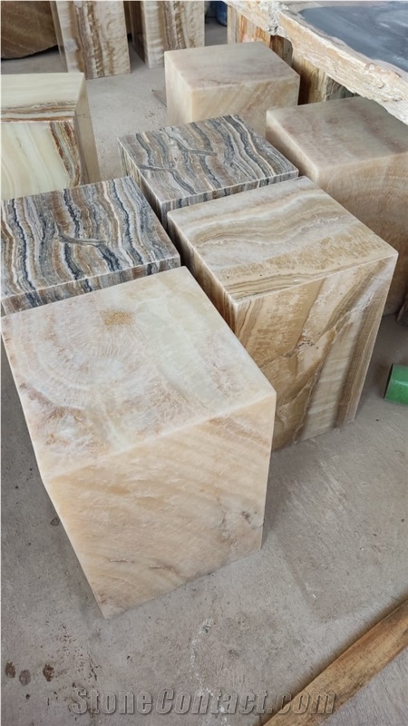 Onyx Stool