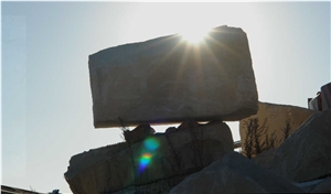 Pierre De Lussan, Tavel Ivory Limestone Blocks