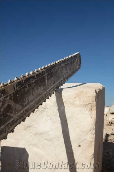 Pierre De Lussan, Tavel Ivory Limestone Blocks