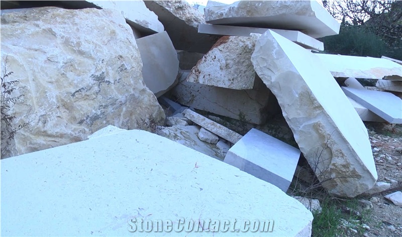 Pierre De Lussan, Tavel Ivory Limestone Blocks