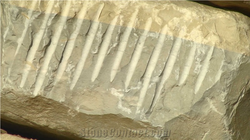 Tavel Gris Bleu Limestone Blocks